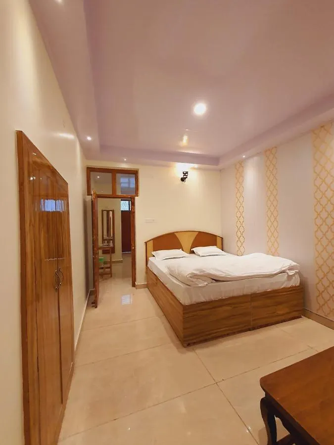 Rihaish Dbl Room With Kitchen Shimla India
